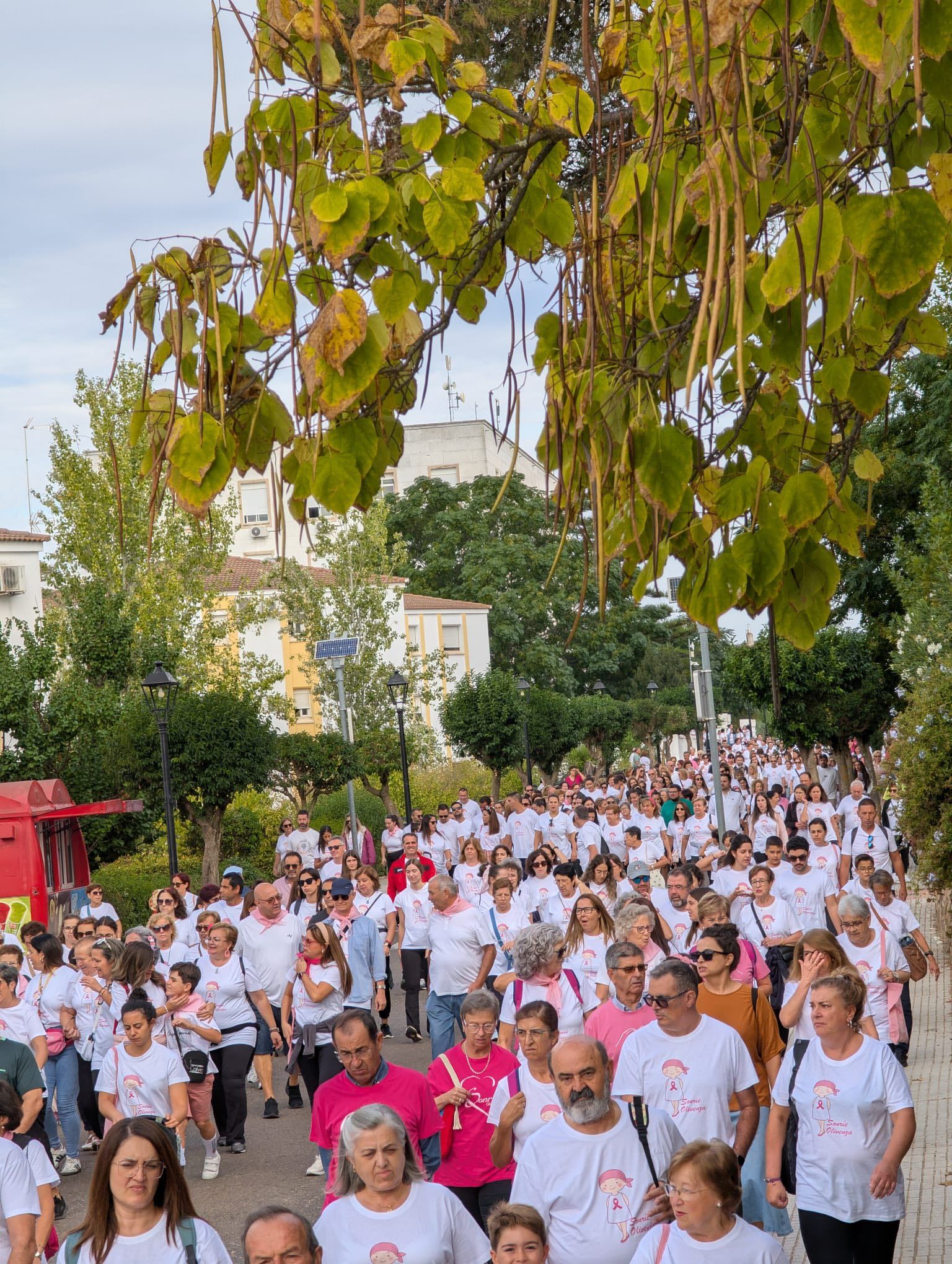 Olivenza se vuelca con &#039;Sonríe&#039; en la XI Marcha Solidaria contra el cáncer de mama