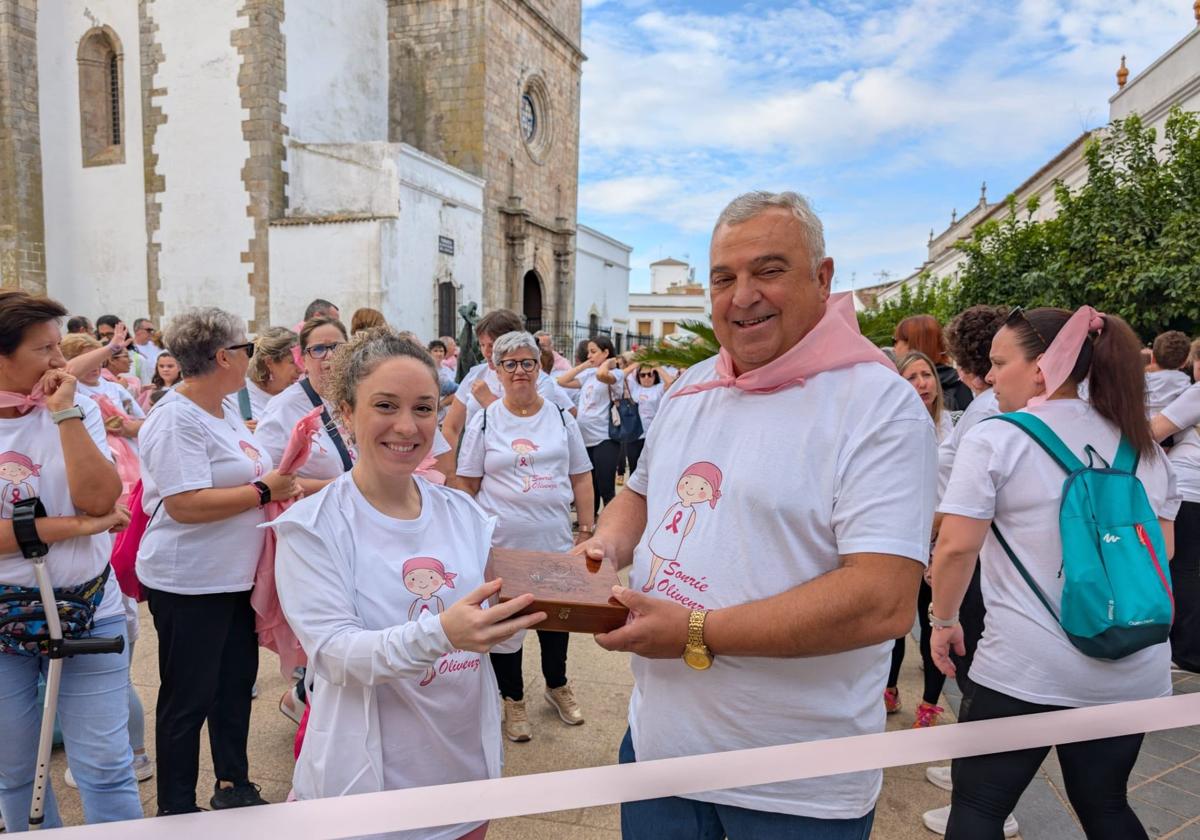 Olivenza se vuelca con &#039;Sonríe&#039; en la XI Marcha Solidaria contra el cáncer de mama