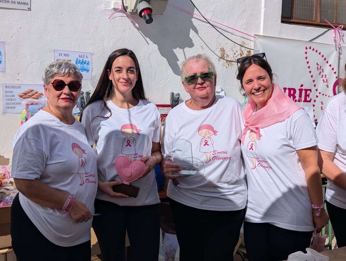 Olivenza se vuelca con 'Sonríe' en la XI Marcha Solidaria contra el cáncer de mama