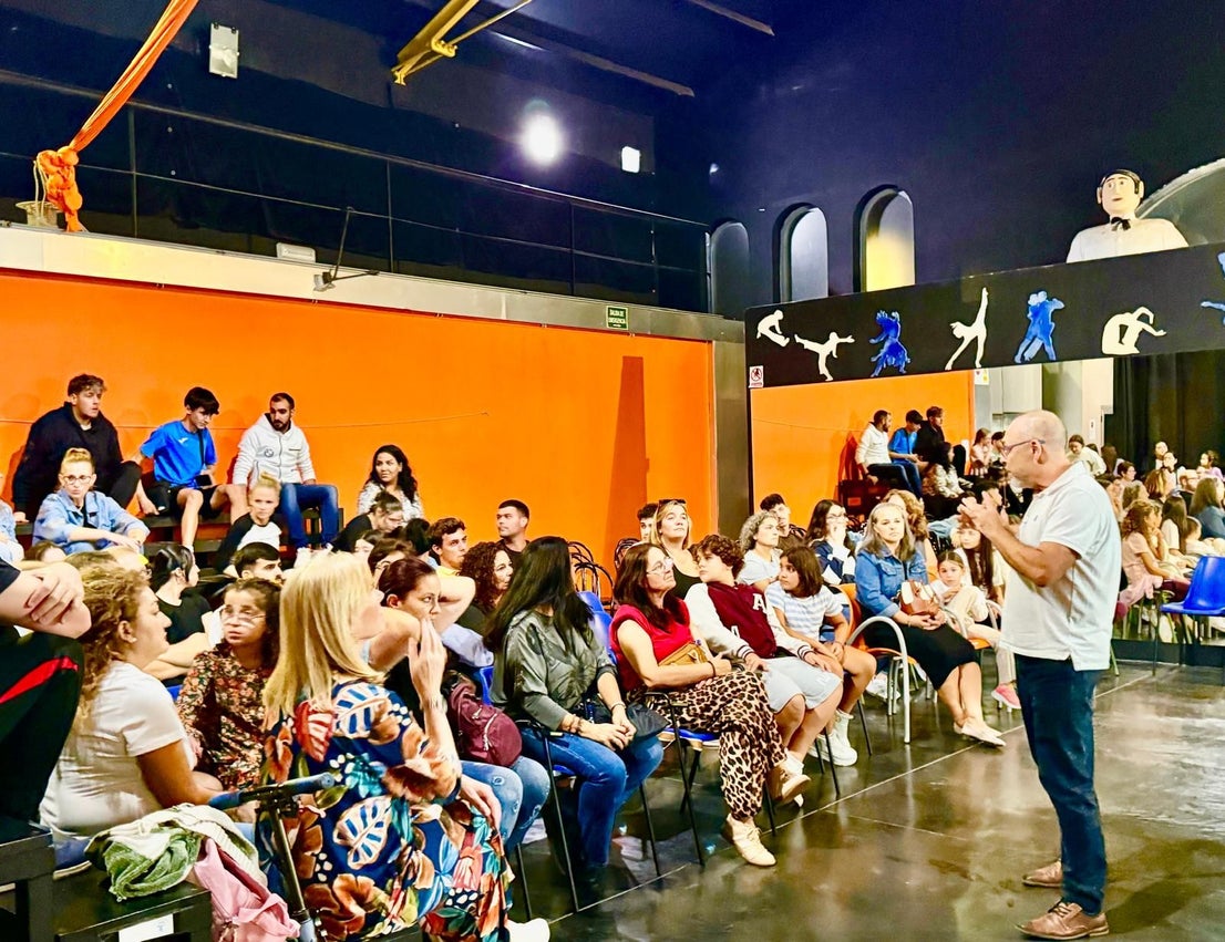 En torno a un centenar de jóvenes aprenden sobre alimentación saludable y prevención de trastornos alimentarios