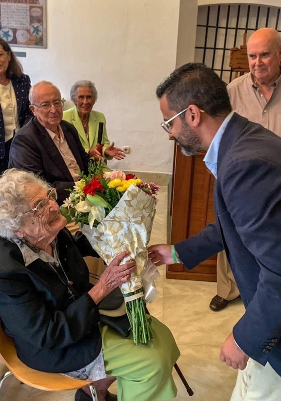 La ciudad pierde a su vecina María del Carmen Cortés de la Torre Velver a sus 102 años