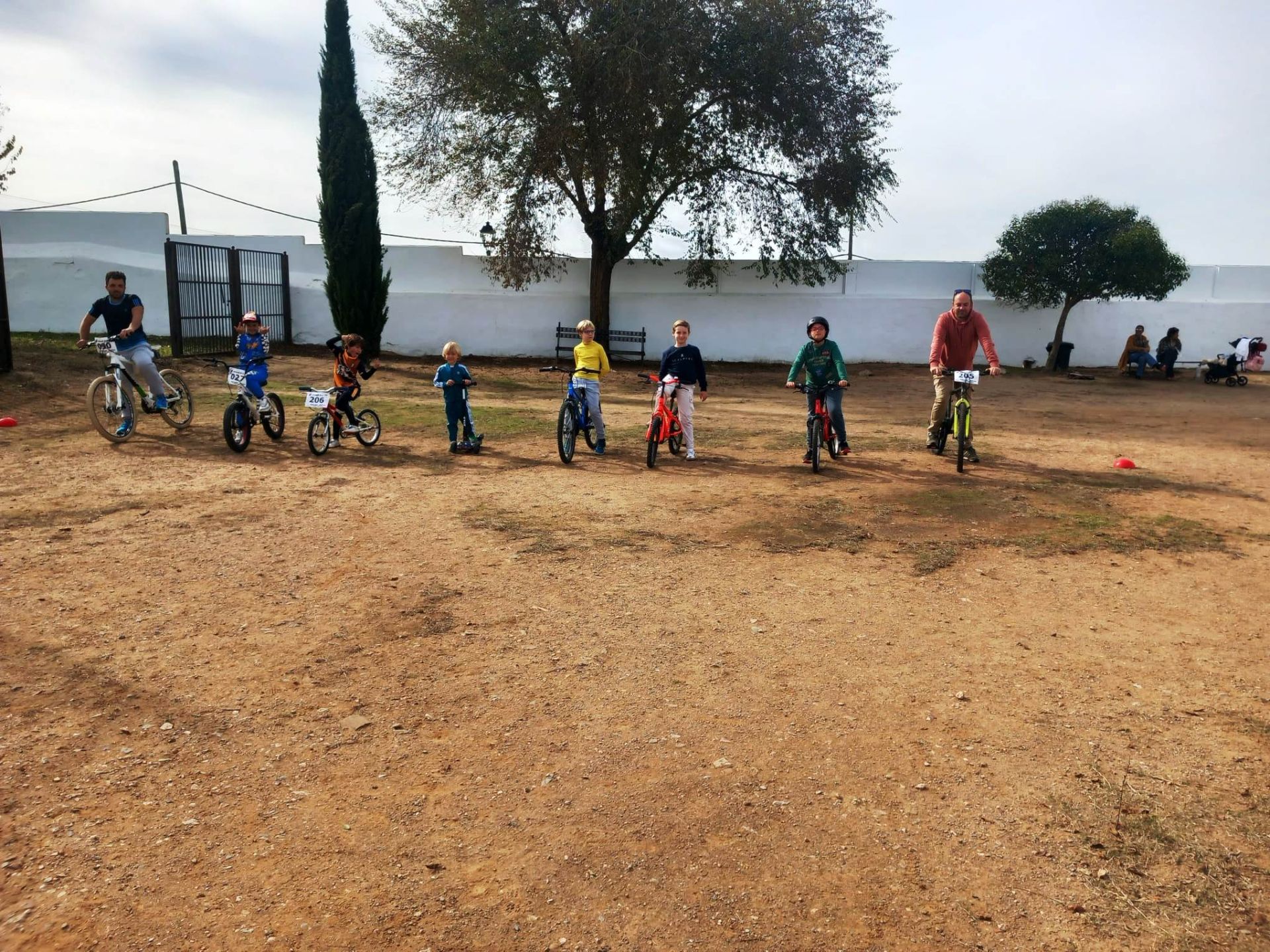 Las familias participaron en la II Marcha &#039;Sobre Ruedas&#039; del AMPA Sagrado Corazón