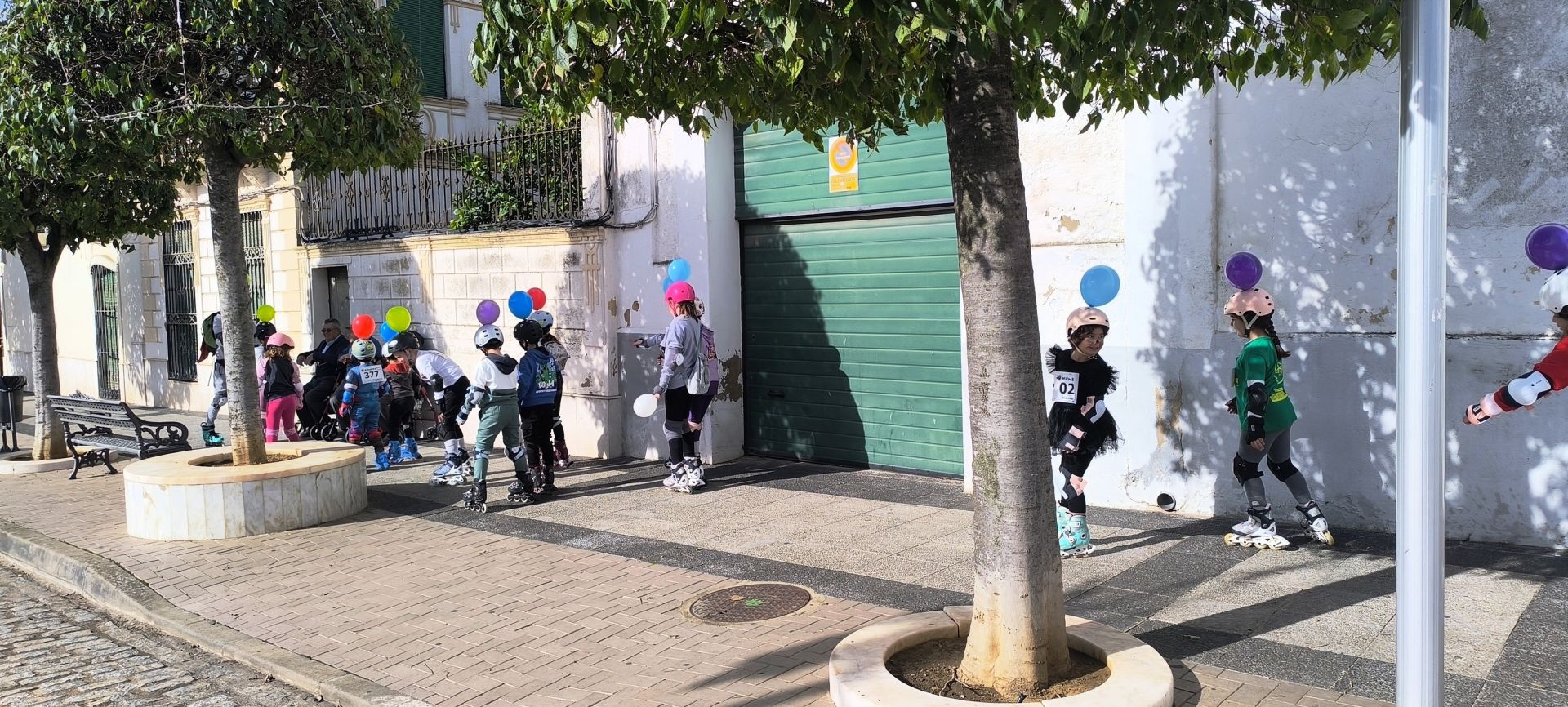 Las familias participaron en la II Marcha 'Sobre Ruedas' del AMPA Sagrado Corazón