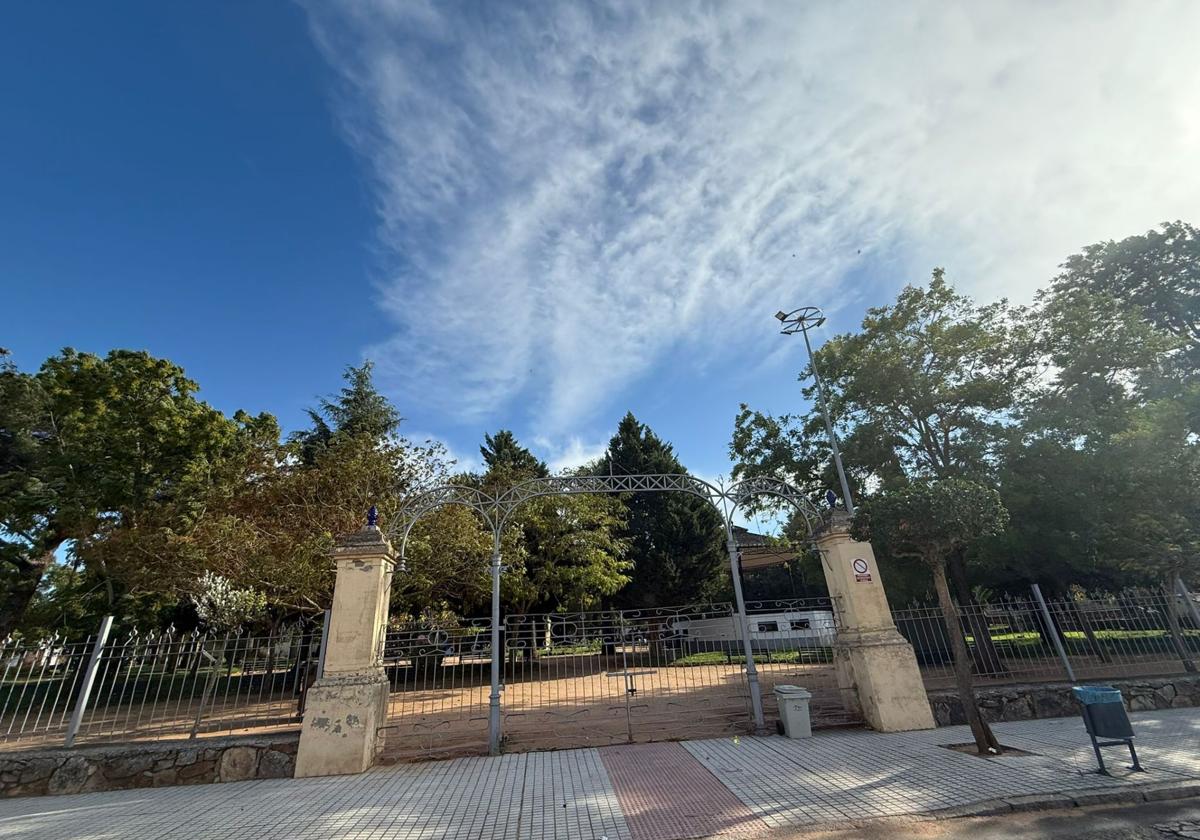 Parque de Los Pintasilgos cerrado.