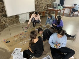 24 alumnos del Puente Ajuda participan en la recuperación del pueblo de Granadilla