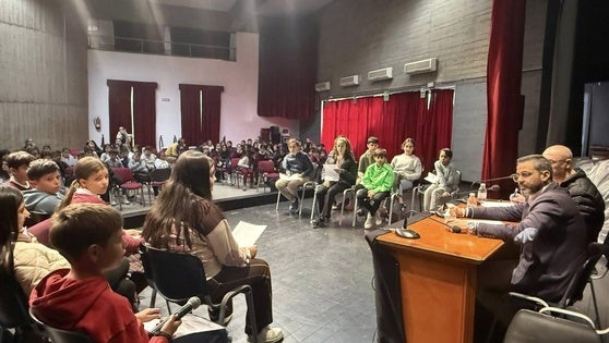 Los escolares trasladan sus propuestas al alcalde en el IX Pleno Infantil