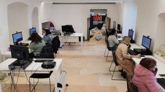 Espacios Digitalex finaliza el proyecto Acredita con un 90% de aprobados