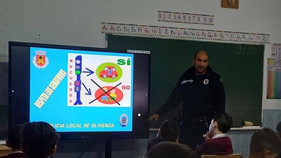 Alumnos de las Escuelas Parroquiales reciben formación en seguridad vial impartida por la Policía Local
