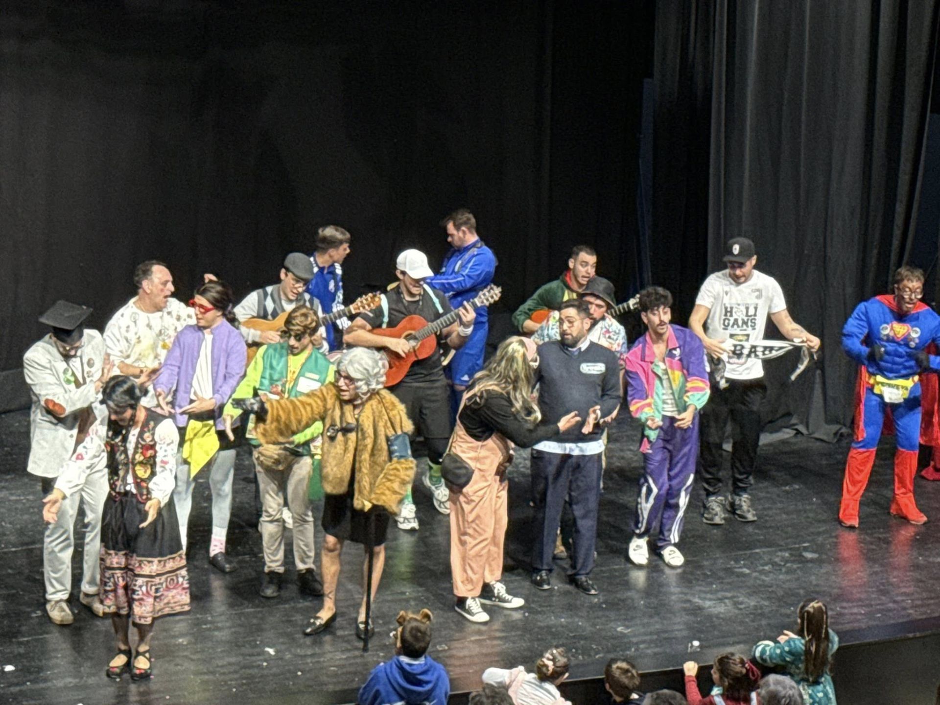 El Certamen de Murgas del Carnaval 2026 llena de ingenio la Casa de la Cultura