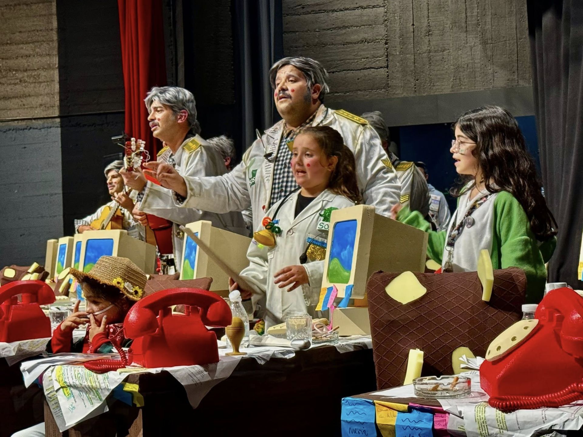 El Certamen de Murgas del Carnaval 2026 llena de ingenio la Casa de la Cultura