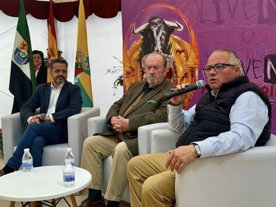 João Queiroz recibe el Premio 'Fernando Masedo' al Periodismo Taurino en la Feria