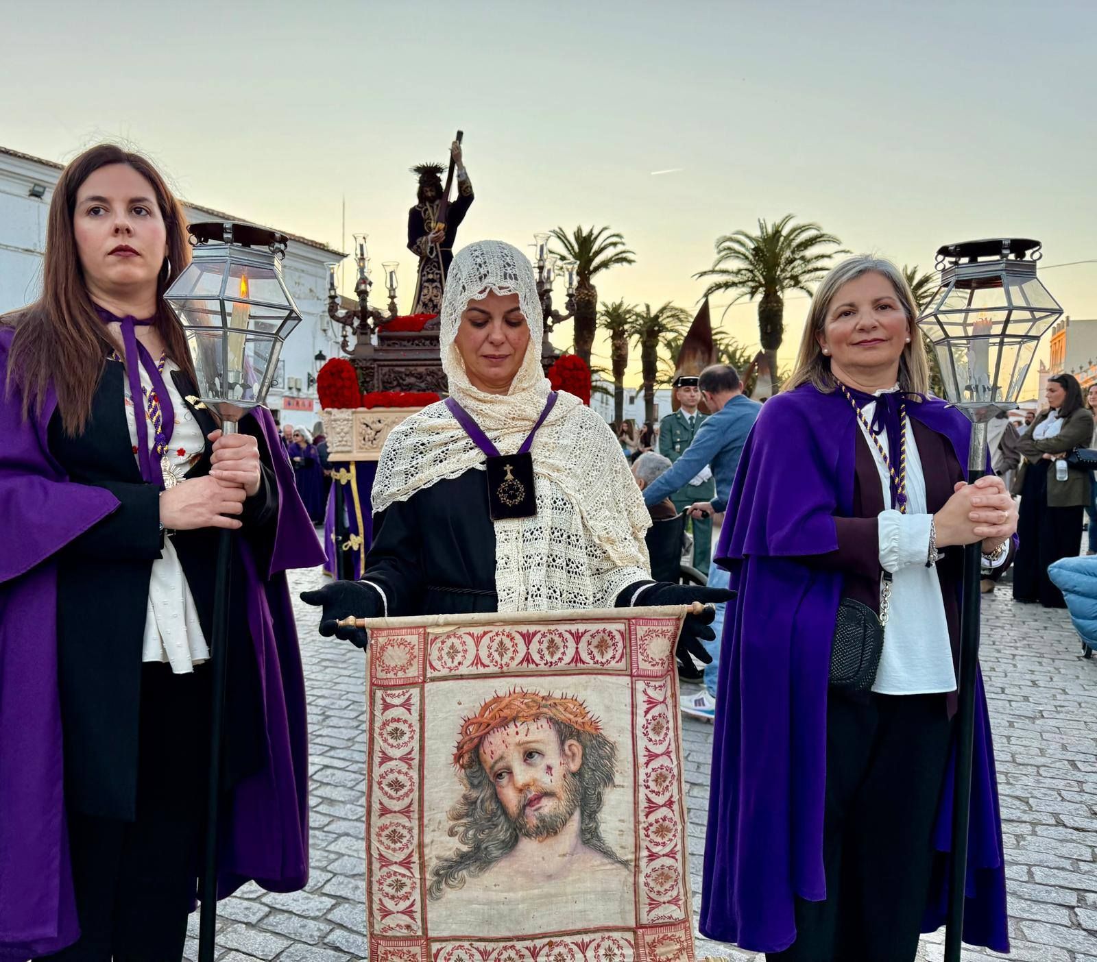 Patrimonio, tradición y fervor se aúnan en la procesión del Señor de los Pasos