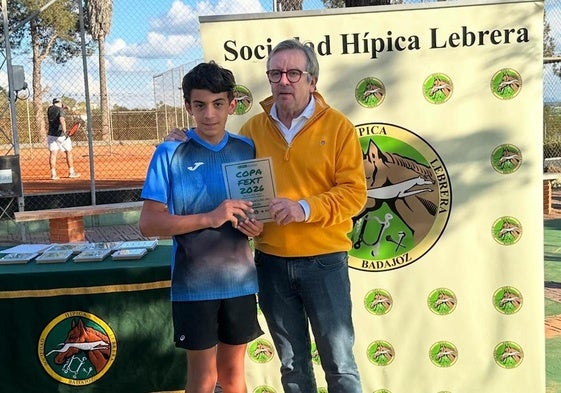 El joven tenista Jorge Costa, campeón Infantil oro en la Copa Federación Extremeña