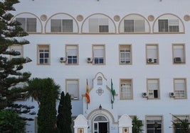 Bomberos del CPEI revisan el sistema de emergencias de la residencia 'Virgen de Guadalupe'