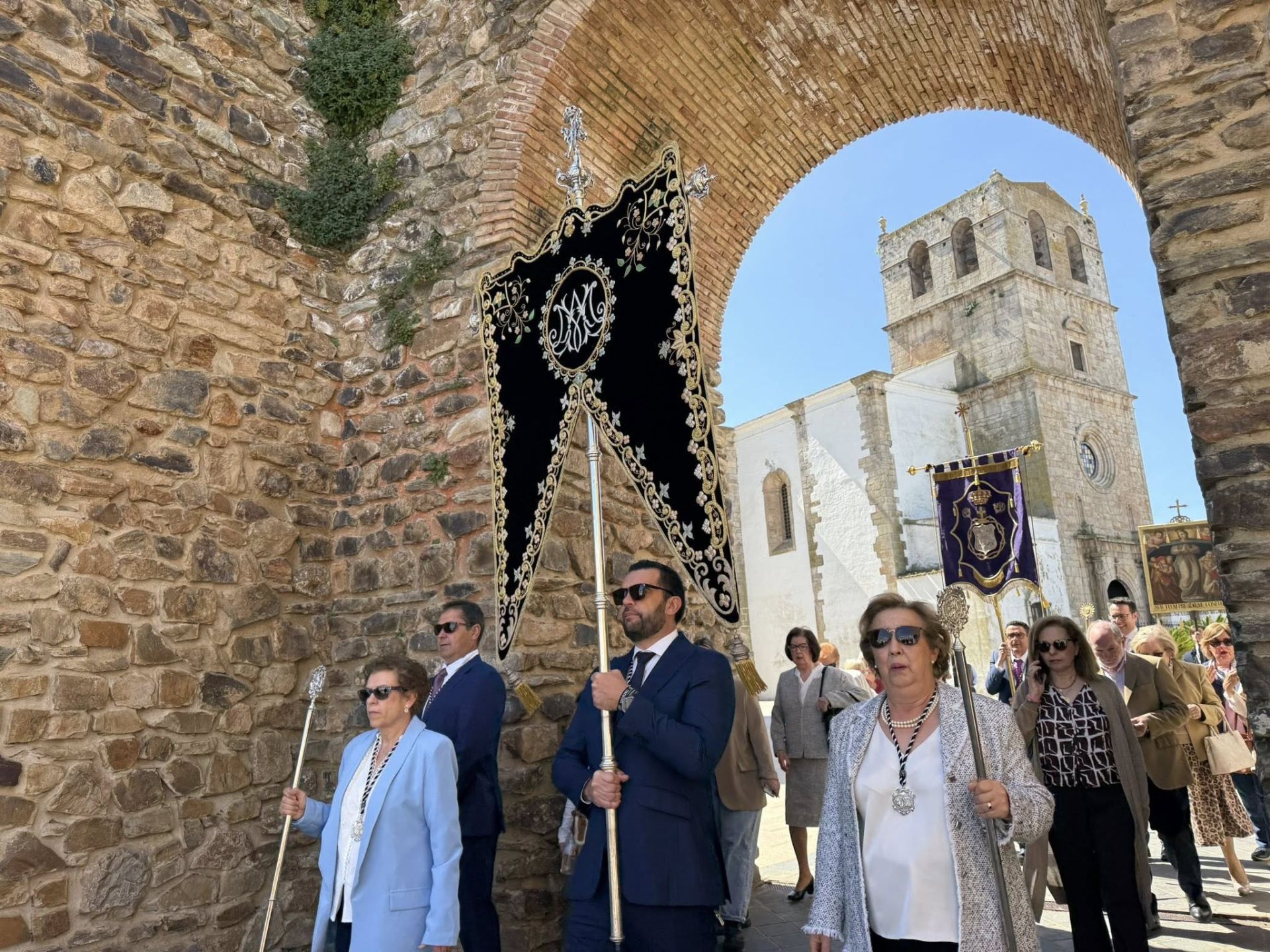 La bendición de los campos puso el broche final a la Semana Santa de Olivenza