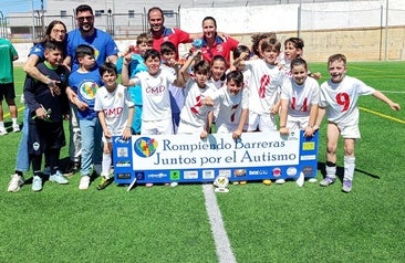 El GMD Olivenza Benjamín A se proclama campeón del torneo benéfico de Semana Santa en Badajoz