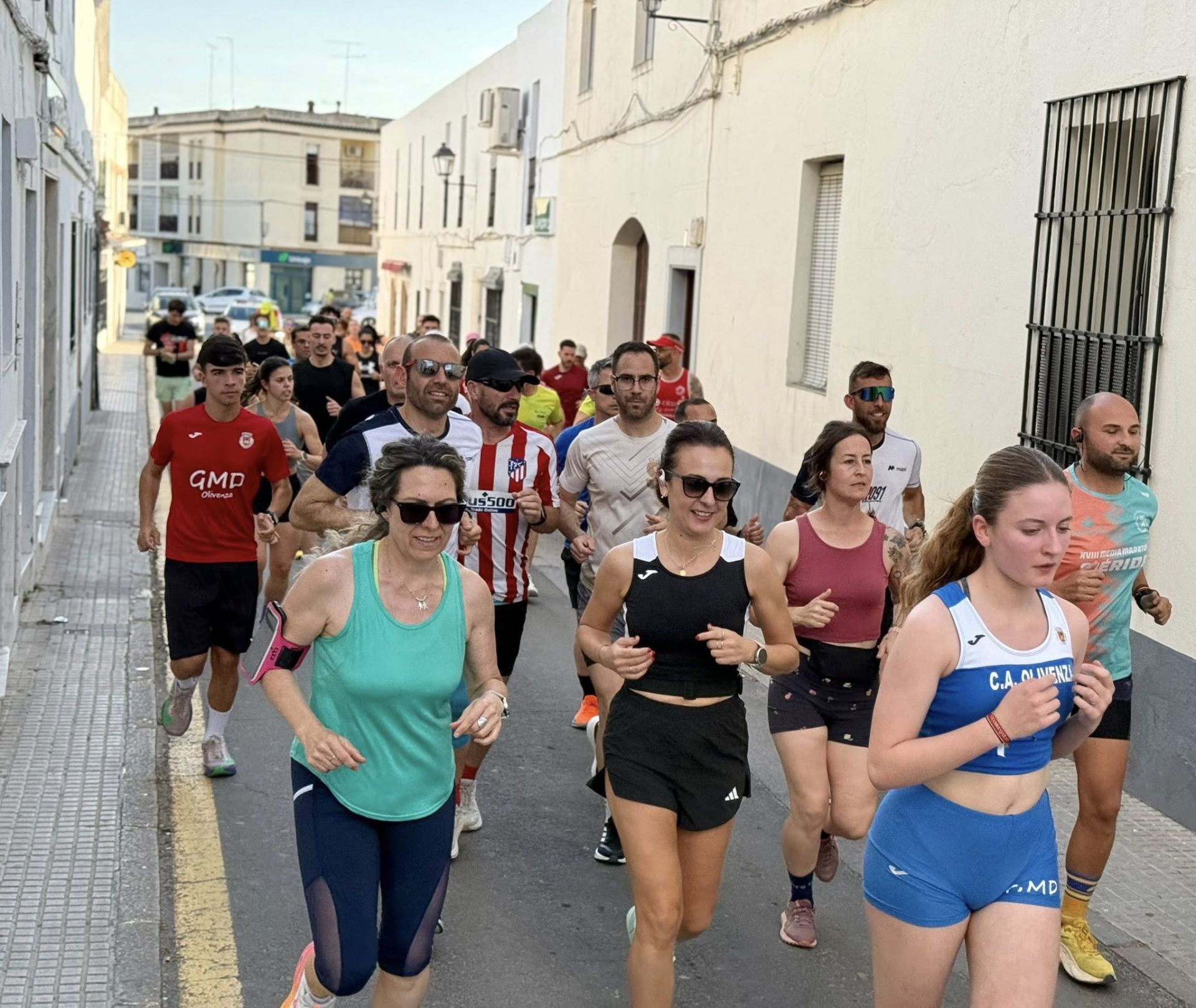 Olivenza se vuelca con el deporte y la convivencia en una jornada participativa en sus calles