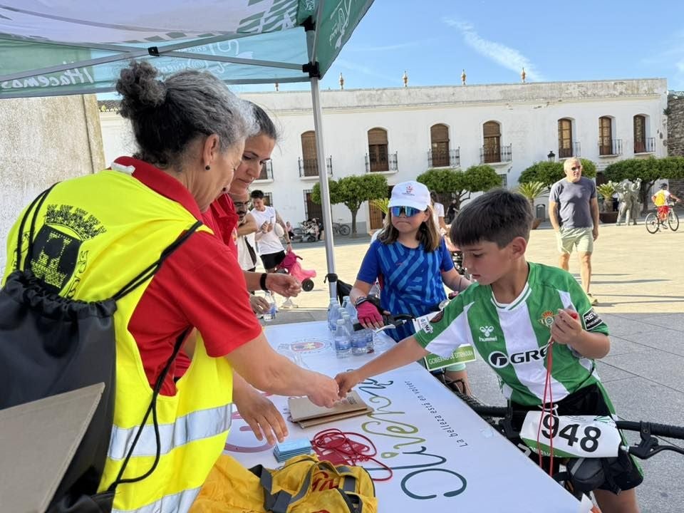 Olivenza se vuelca con el deporte y la convivencia en una jornada participativa en sus calles