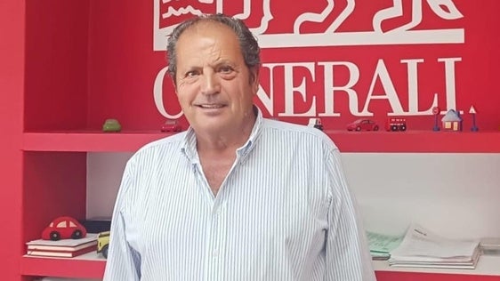 Joaquín García, más de 40 años atendiendo a los vecinos de Olivenza
