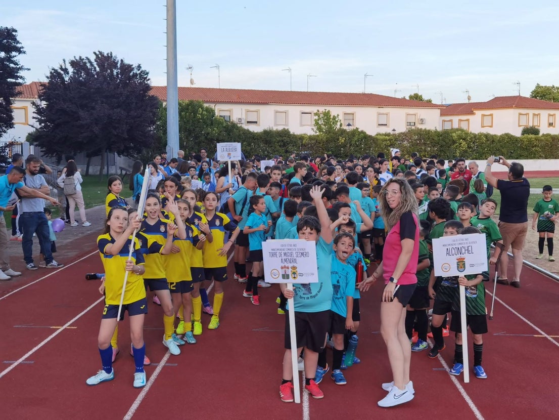 Más de 700 jóvenes de 13 municipios clausuran las ligas mancomunadas de fútbol y voleibol