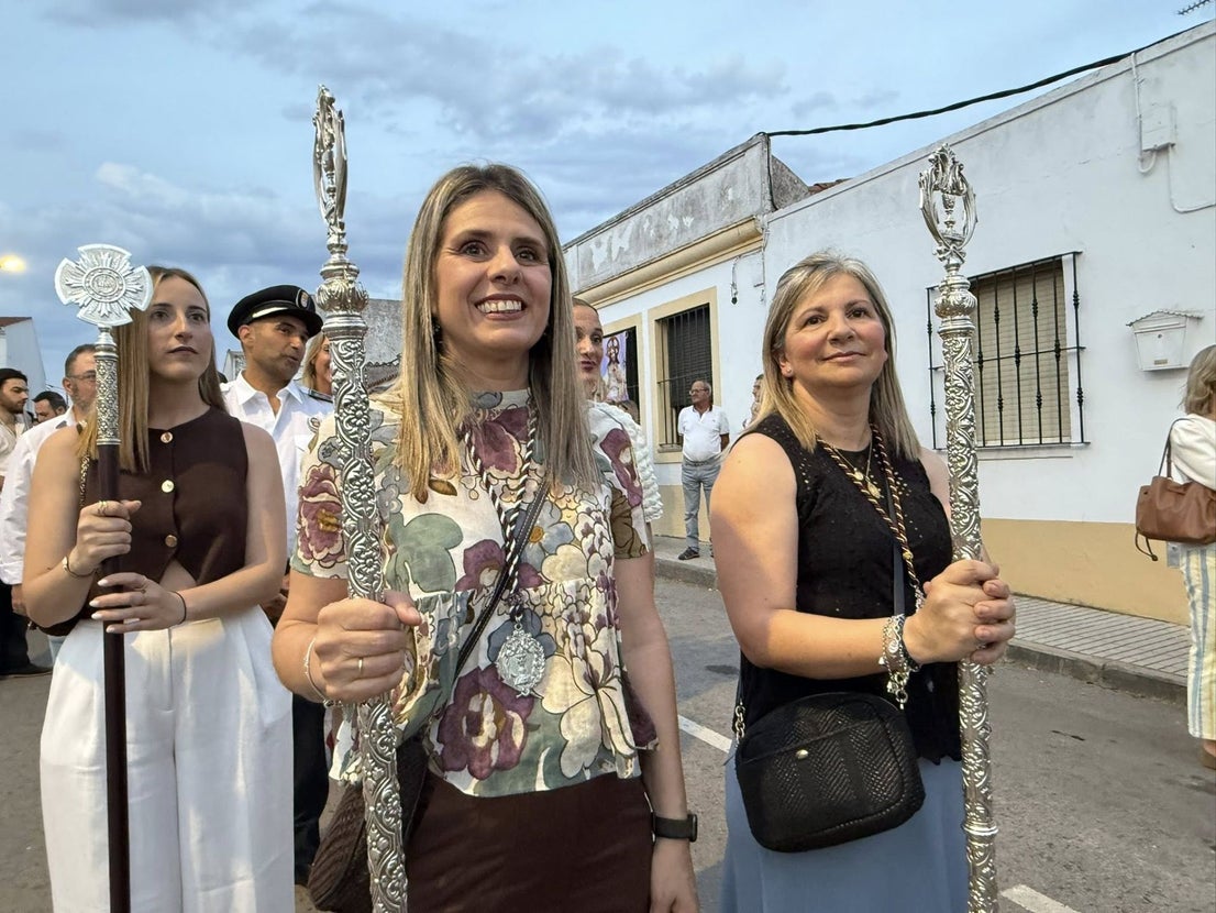 El Sagrado Corazón de Jesús recorre las calles de La Farrapa en una emotiva procesión