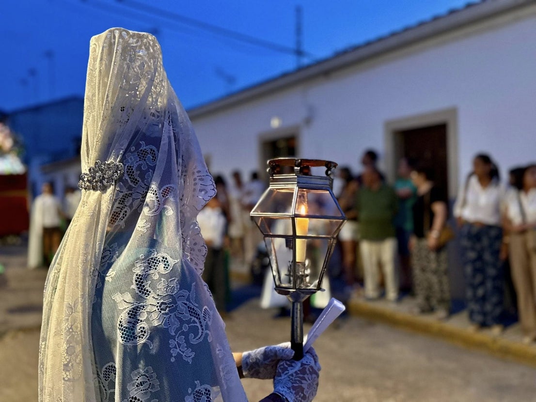 El Sagrado Corazón de Jesús recorre las calles de La Farrapa en una emotiva procesión