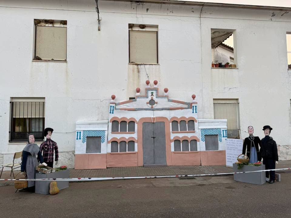 La Asociación de Mujeres 'Las Raparigas' gana el concurso de Muñecas de San Juan