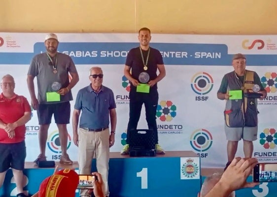 El oliventino Chema Pinto, subcampeón del mundo en el Campeonato de tiro celebrado en Granada