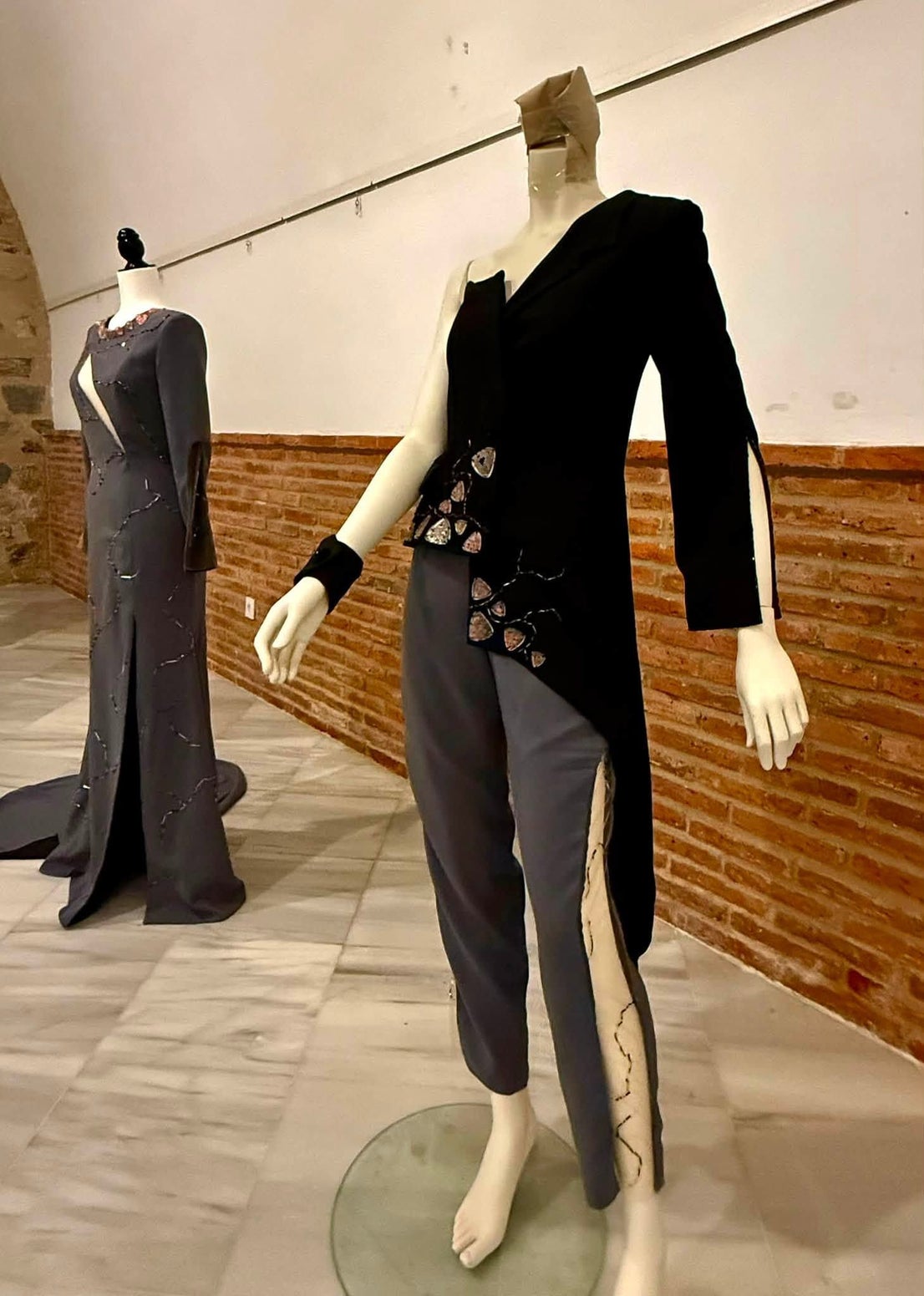Las hermanas Rodríguez Ramallo deslumbran con su colección de moda 'Desde Olivenza, Due'