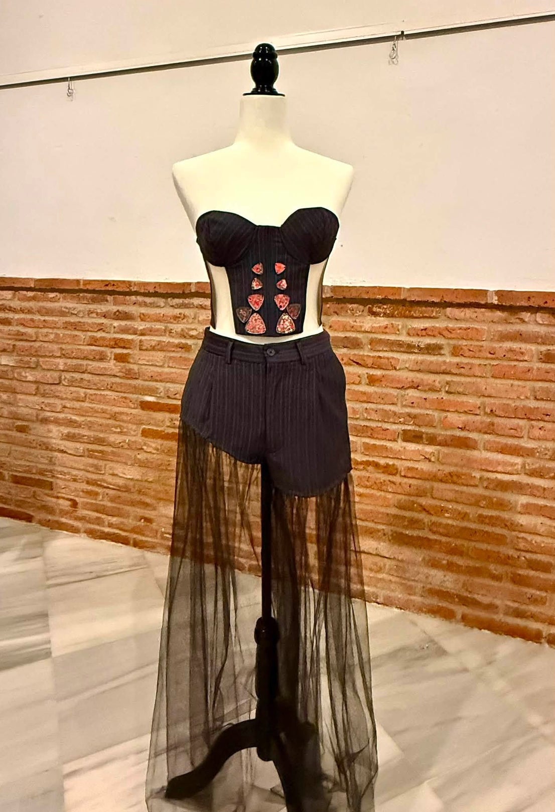 Las hermanas Rodríguez Ramallo deslumbran con su colección de moda 'Desde Olivenza, Due'