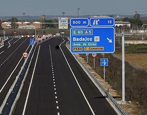 La carretera de Olivenza a Valverde de Leganés de la Ronda Sur cada vez más cerca