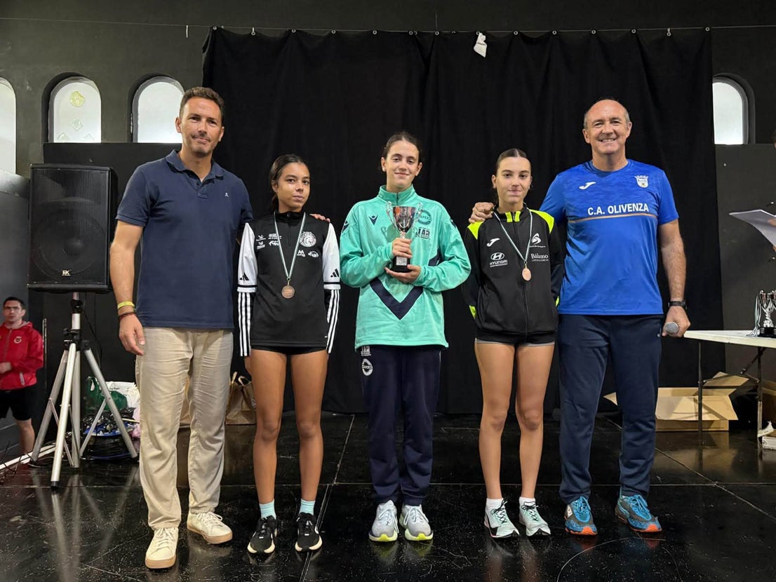 Más de 200 deportistas en la V Carrera Popular a pesar de la lluvia