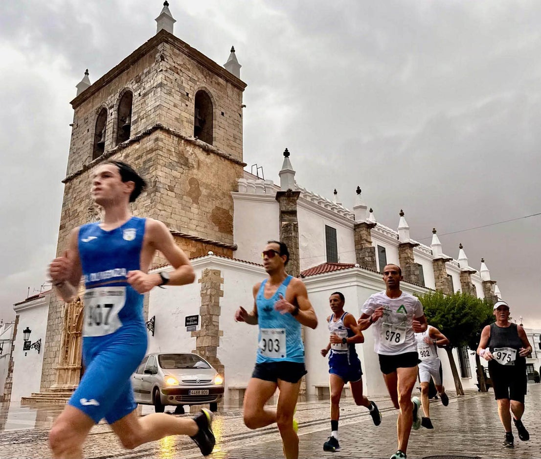 Más de 200 deportistas en la V Carrera Popular a pesar de la lluvia