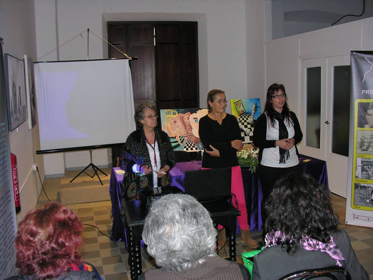 De izquierda a derecha, Emilia Alburquerque, Concepción Santos y Nuria Jiménez.
