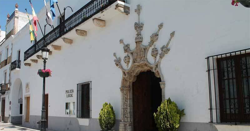 Fachada del Ayuntamiento de Olivenza. 