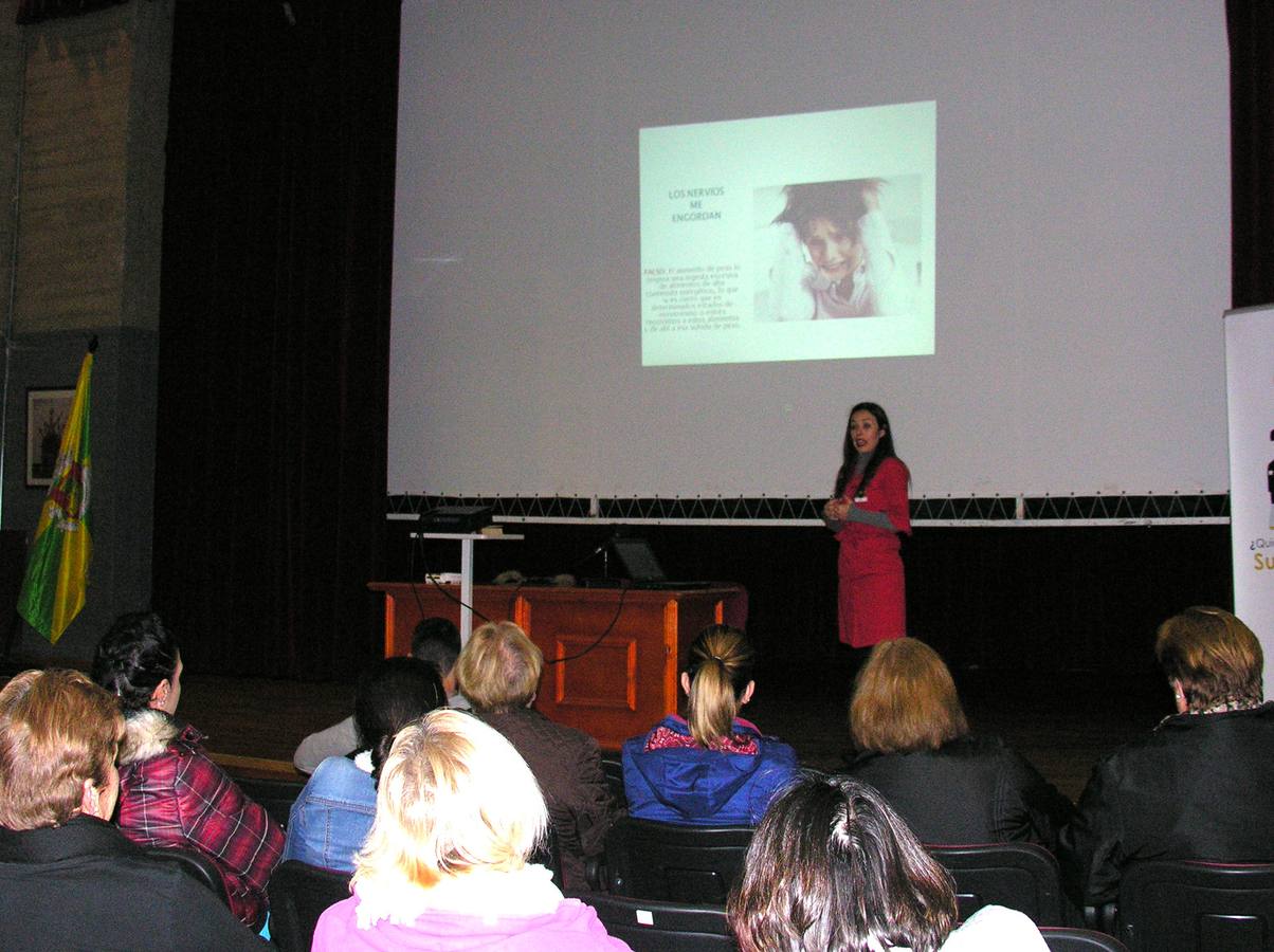 Laura Pajuelo durante el Taller de Nutrición impartido en la Casa de la Cultura. 