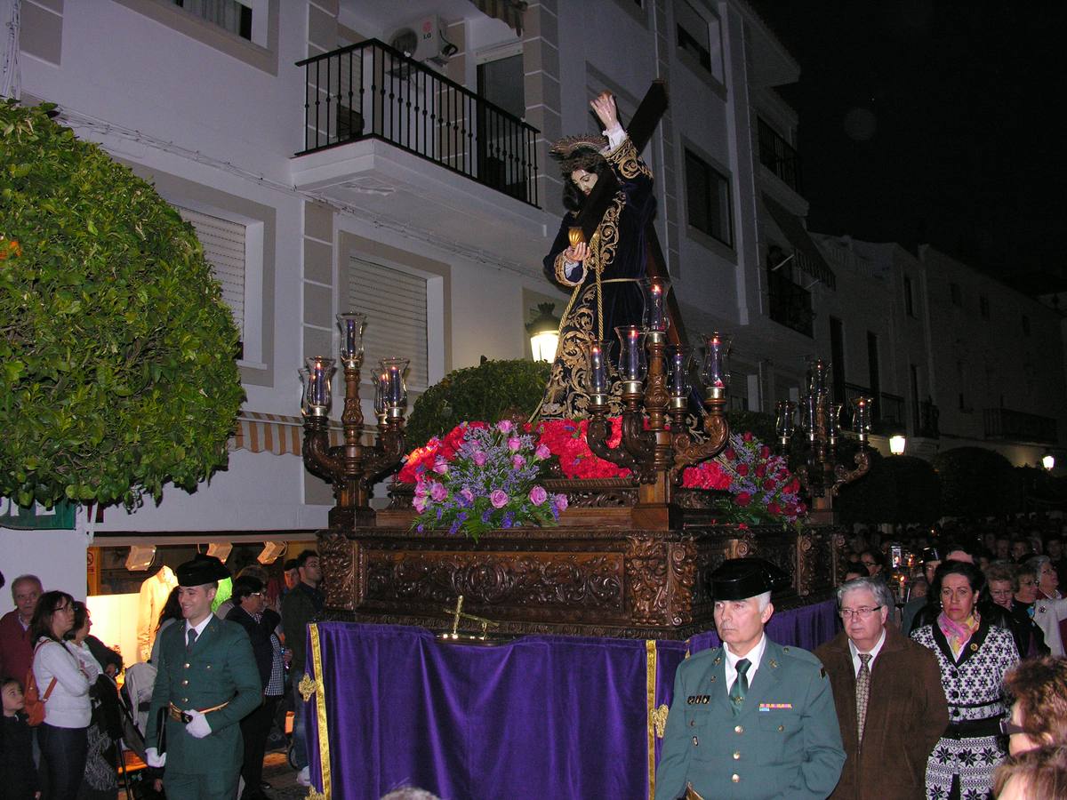 La ciudad inicia su calendario procesional acompañando al Señor de los Pasos