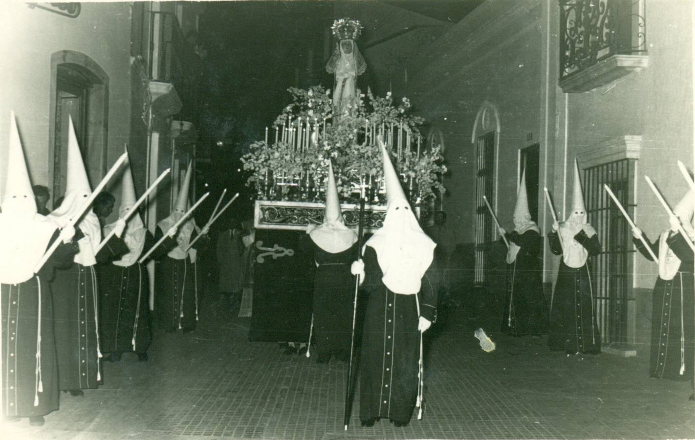 La Cofradía de la Oración en el Huerto celebra 60 años de orgullo ‘colorao’