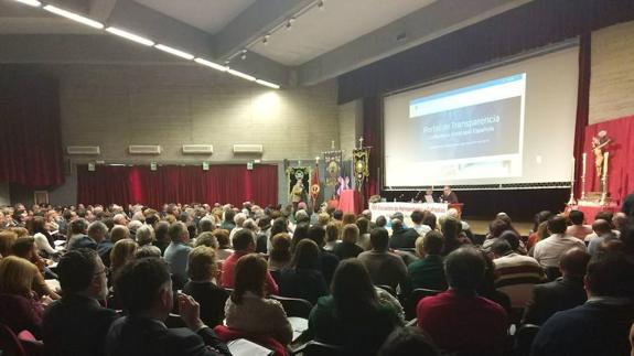 Alrededor de 400 cofrades se concentraron en Olivenza. 