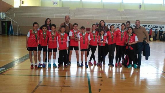 Campeones del encuentro autonómico de Atletismo Divertido. 