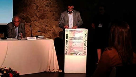 Firma de la declaración por el alcalde de Olivenza. 