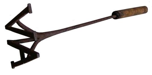 Hierro de marcar, pieza del mes de agosto de 2018. 