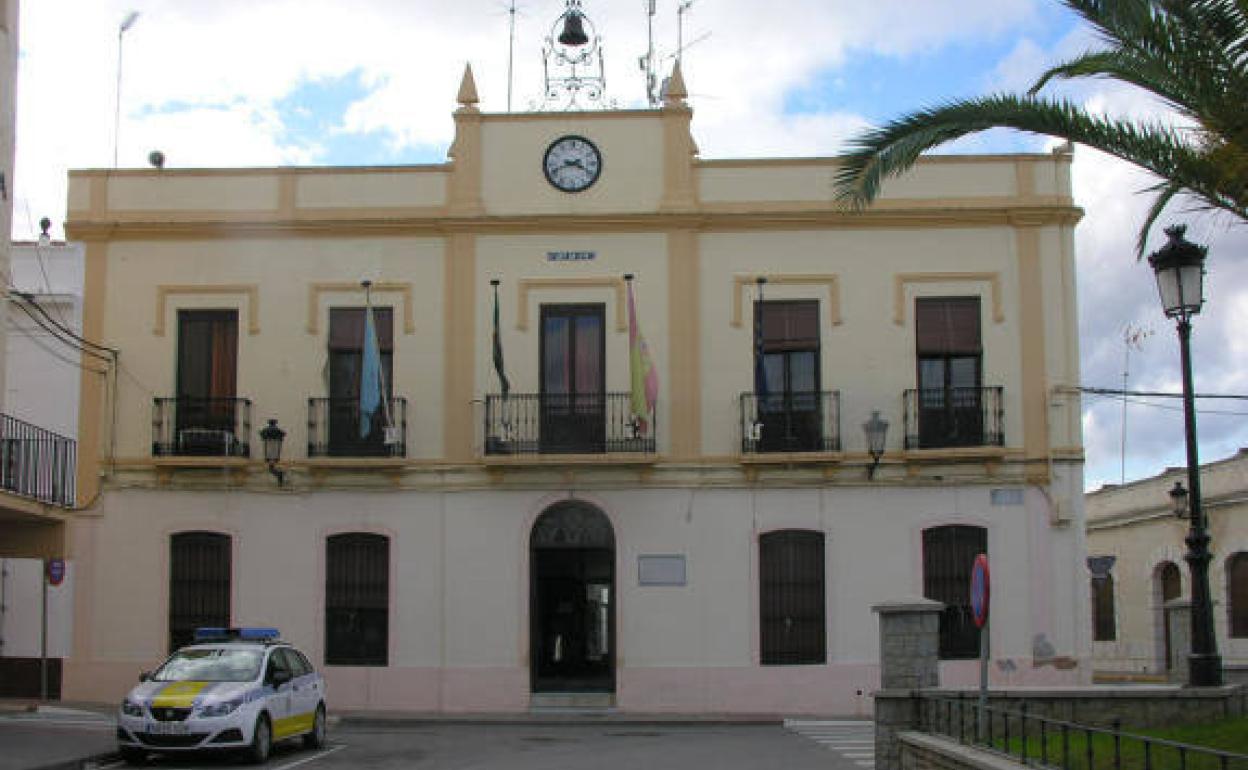 Fachada del Consistorio poblanchino