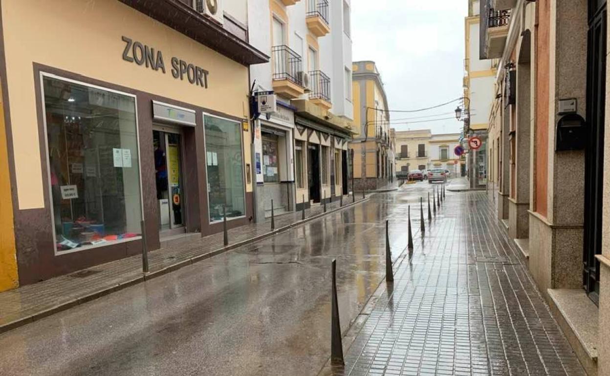 Una de las tiendas de la calle Silos de Puebla de la Calzada
