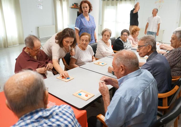El Centro de Día acoge un Taller de Arcilla Mágica
