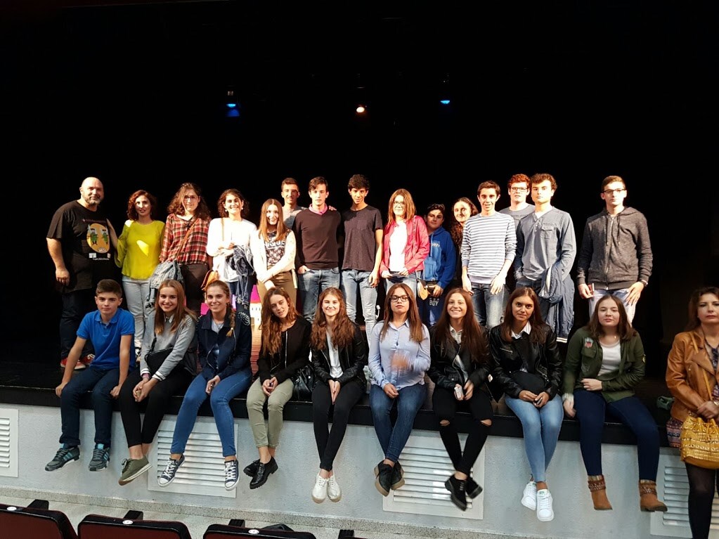 Alumnos del IES Extremadura asisten al Festival Nacional del Teatro “Vegas Bajas”