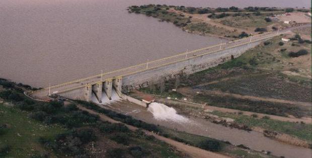 Presa de los Canchales