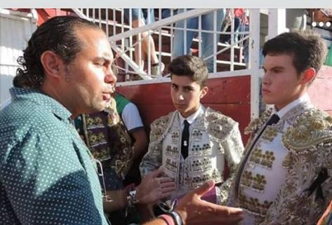  Luis Manuel Reinoso "El Cartujano", da las últimas instrucciones a Reinaldo Gil "El Táriba"