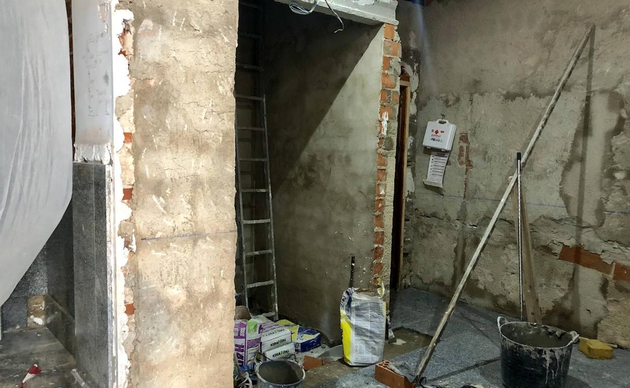 El Ayuntamiento y el edificio de la Policía Local, en obras para hacerlos accesibles
