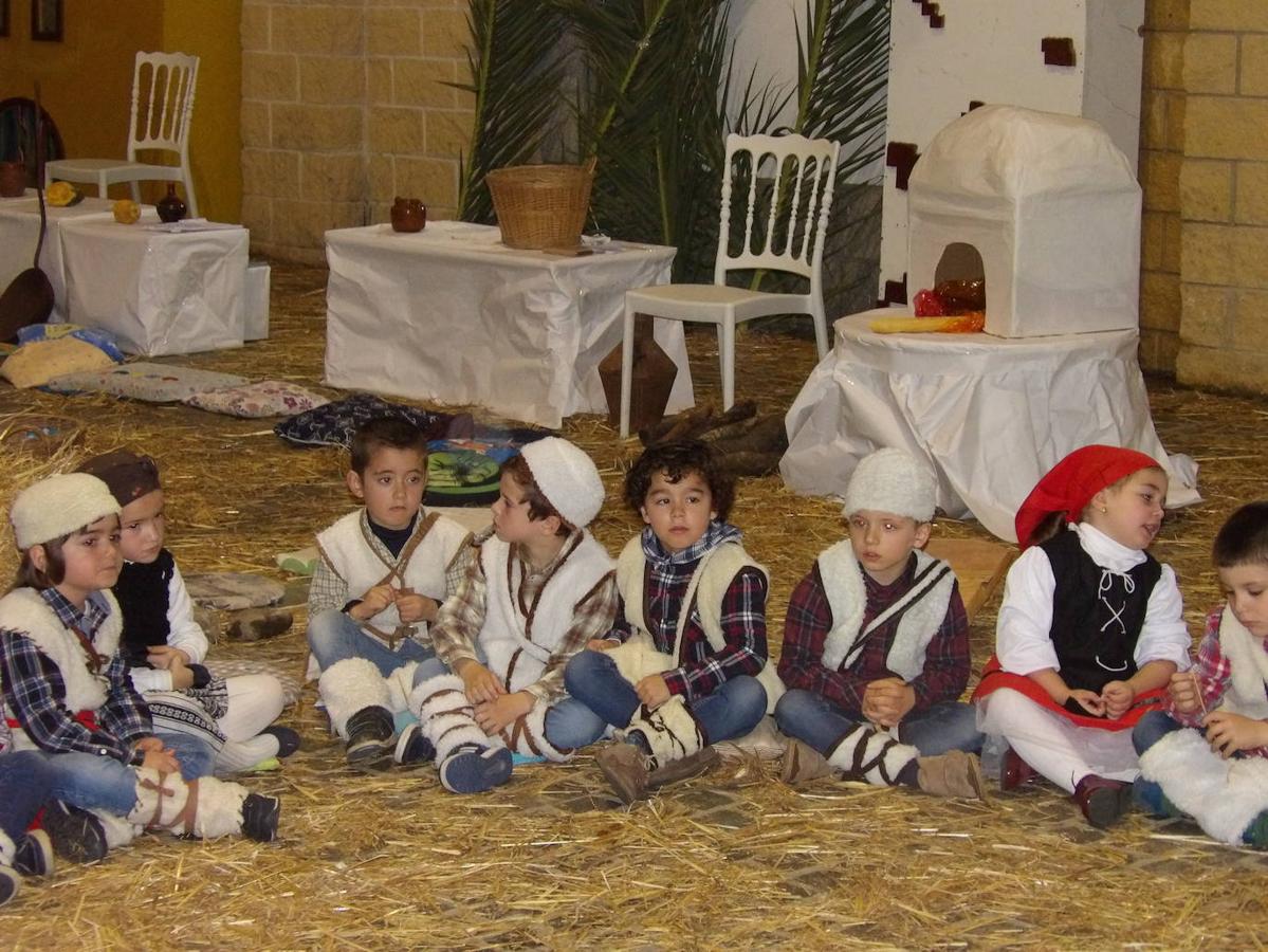 El Nacimiento ha estado acompañado por un grupo de 'angelitos' 